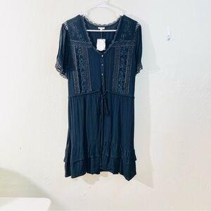 NWT En Crème Lace details V-Neck Dress Women Size Medium Casual travel vacation